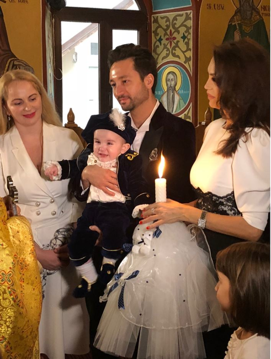 Galerie foto. Delia Antal și-a botezat băiețelul! O cântăteață cunoscută și un om de afaceri au fost nași: ”De mult mi-a zis că…”