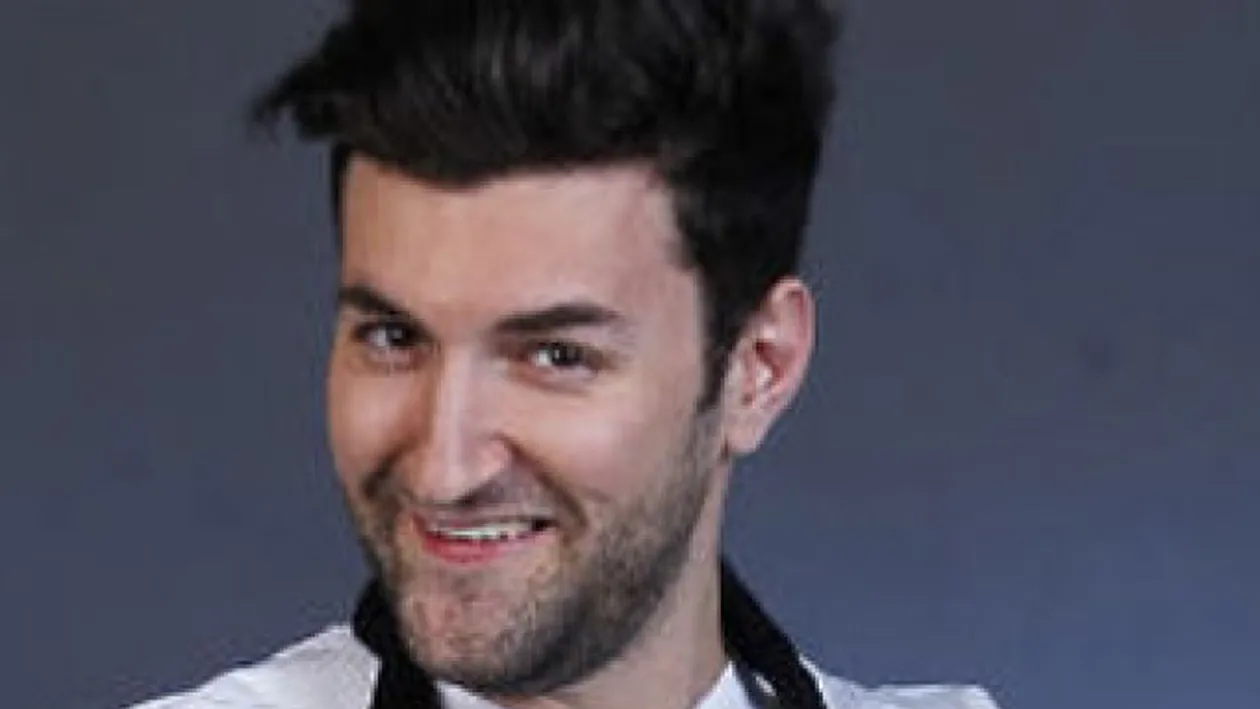 Surpriză inedită pentru fanii lui Smiley! Vezi cum le mulţumeşte prietenilor virtuali pentru like-urile primite pe Facebook