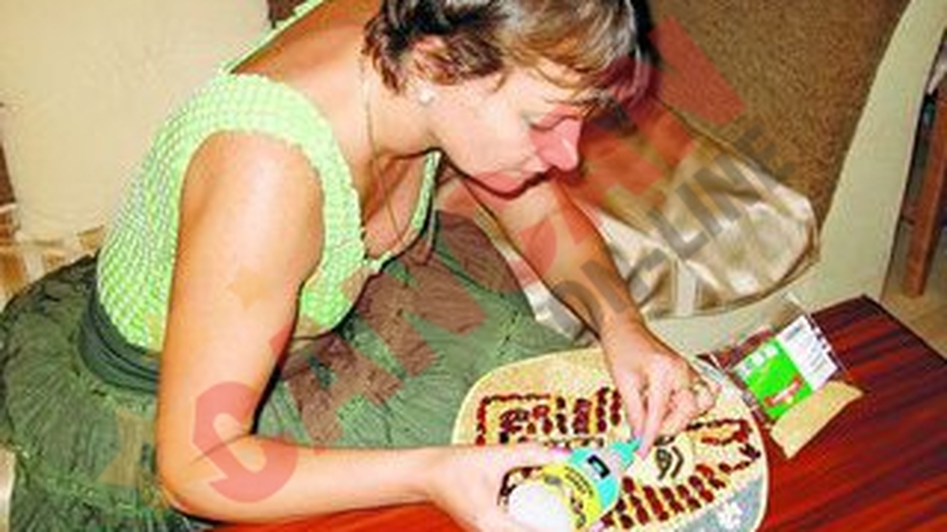 50.000 de boabe pentru tabloul Madalinei Manole
