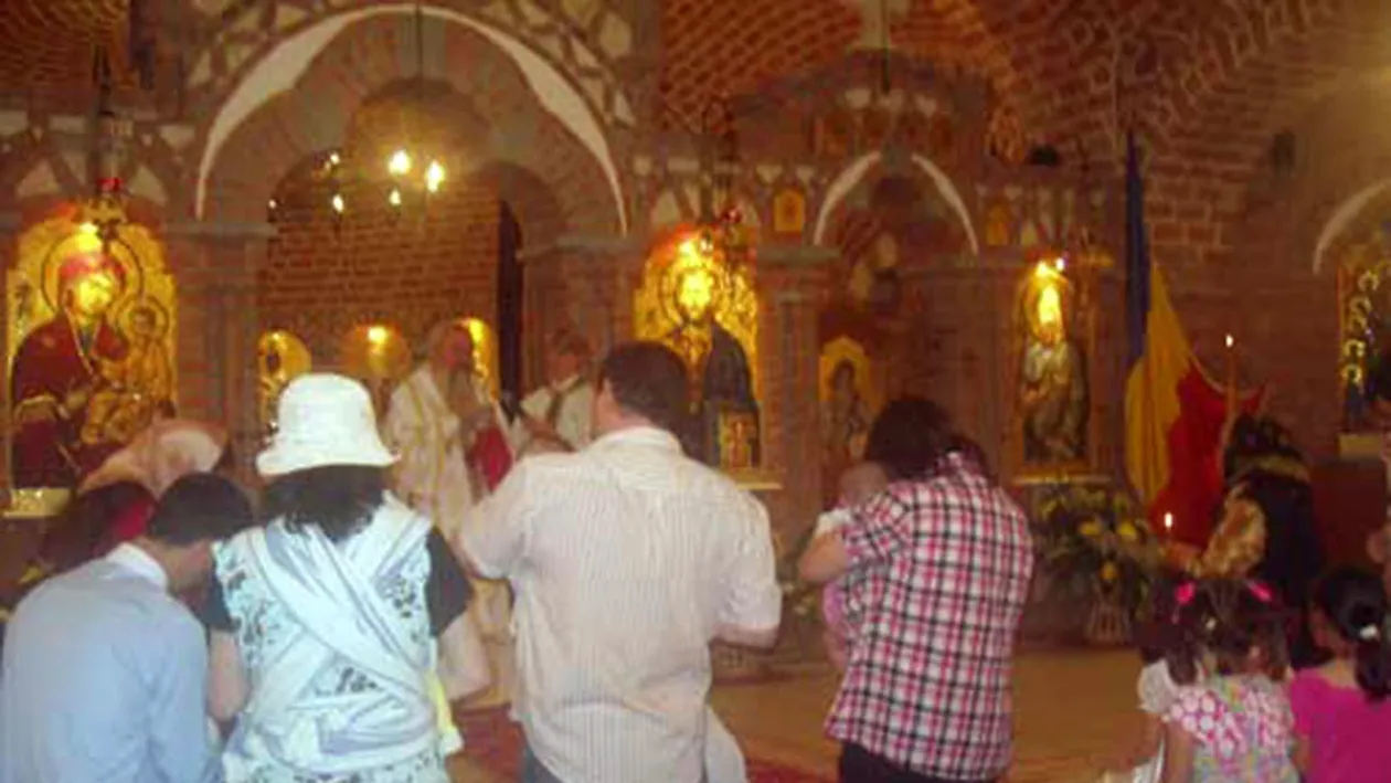 De ce nu au voie femeile în biserică la menstruaţie. Cât de adevărat e acest mit