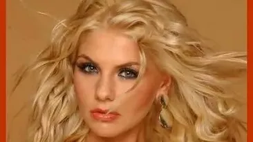 Transformarea incredibila a Adinei Postelnicu. Dupa ce si-a anuntat cariera solo, blonda s-a reinventat! Imagini de la debut