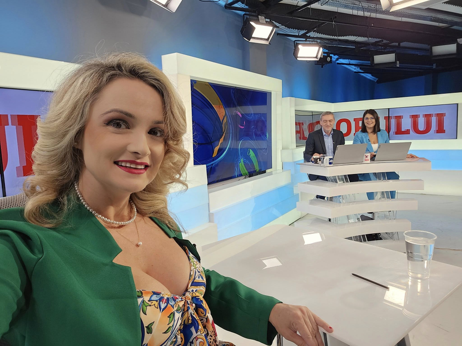 Delir sau goană după like-uri? Cum și-a umilit Amalia Bellantoni, ex-Acces Direct, un angajat care o filmase