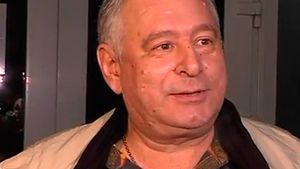 EXCLUSIV. Secretarul de stat de la ”Cultură” a închis procesul de paternitate. Deputatul PSD cu 5 mandate şi-a recunoscut fiul secret de 37 de ani!