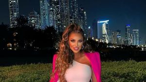 Cum s-a îmbrăcat Bianca Drăgușanu azi-noapte, de revelion, în Dubai. Vedeta nu s-a putut abține