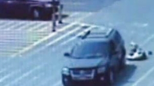 VIDEO O mama a dat intentionat cu masina peste fiica sa, pentru ca se certasera
