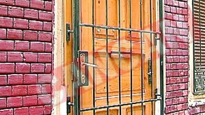 Sute de brasoveni tepuiti de un joc piramidal
