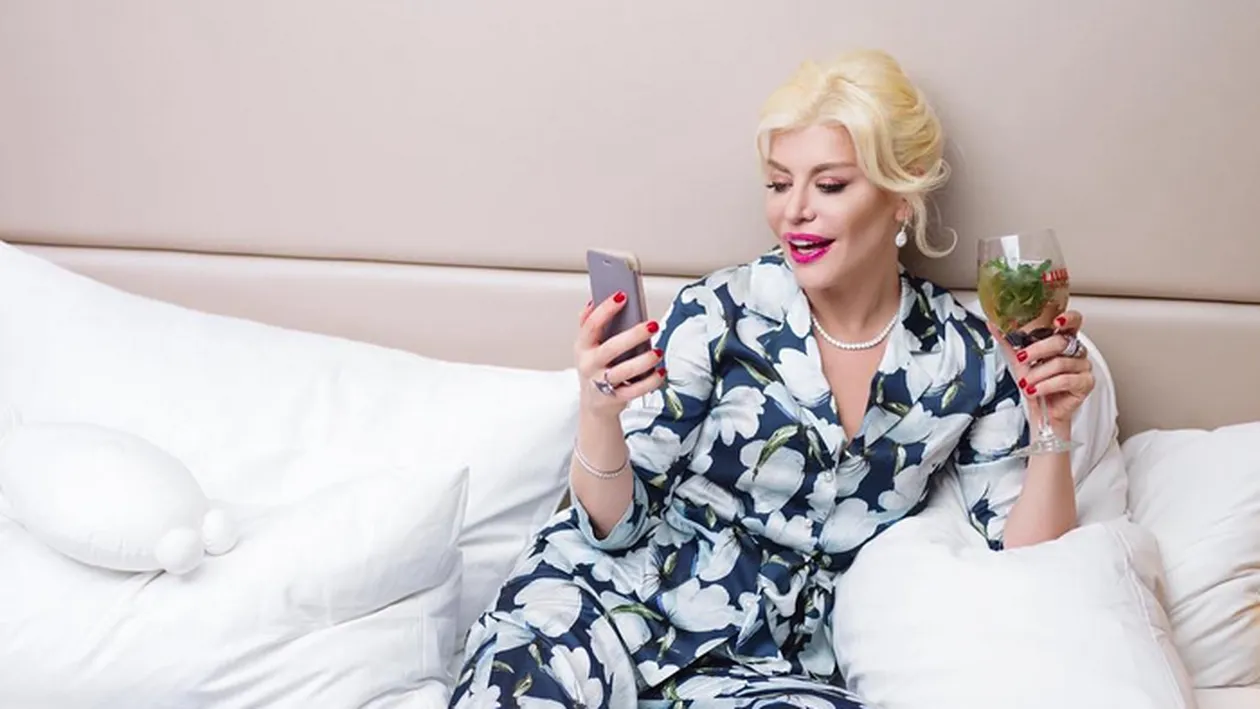 Loredana Groza, şi-a început ziua de naştere alături de Alain Delon: ”Te iubesc!”