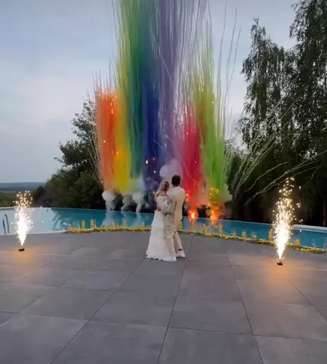Nuntă discretă în showbizul românesc! Și-au unit destinele printre nori de culoare și mulți lămâi