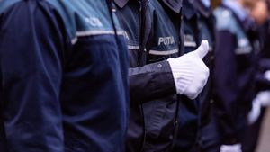 Un polițist din București nu a putut interveni la o urgență pentru că era la salon