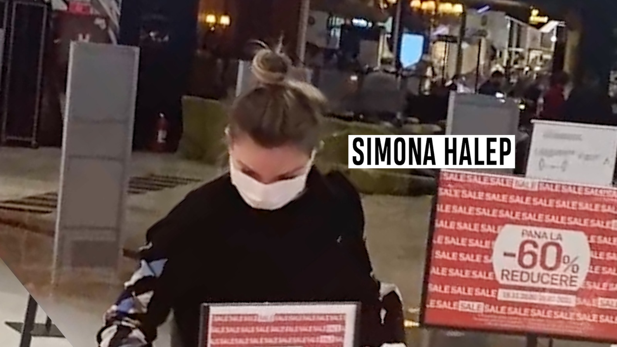 Simona Halep s-a plimbat prin mall Băneasa cu sacoșa de rafie pe umăr