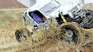 Daca tot nu se circula pe Timisoara - Arad, macar se filmeaza. Avem autostrada pentru... videoclipuri!