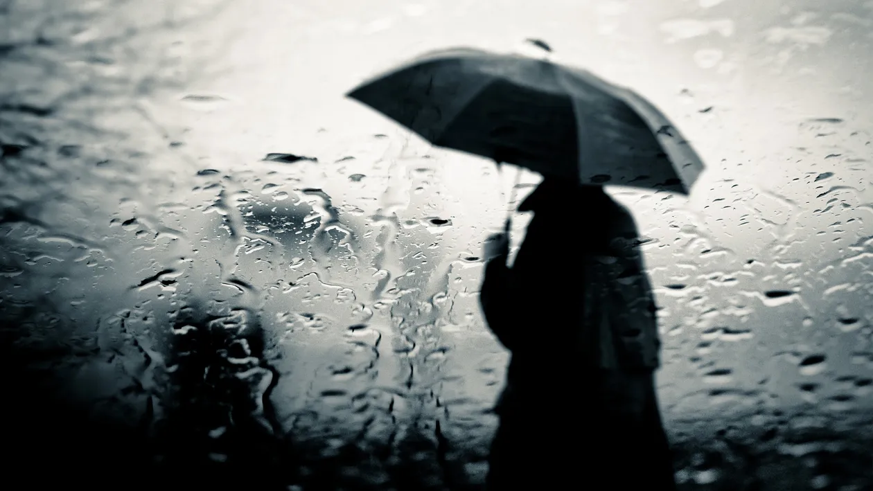 Cum va fi vremea de PAŞTE anul acesta. Românii, nevoiţi să meagă cu umbrelele la Slujba de Înviere 