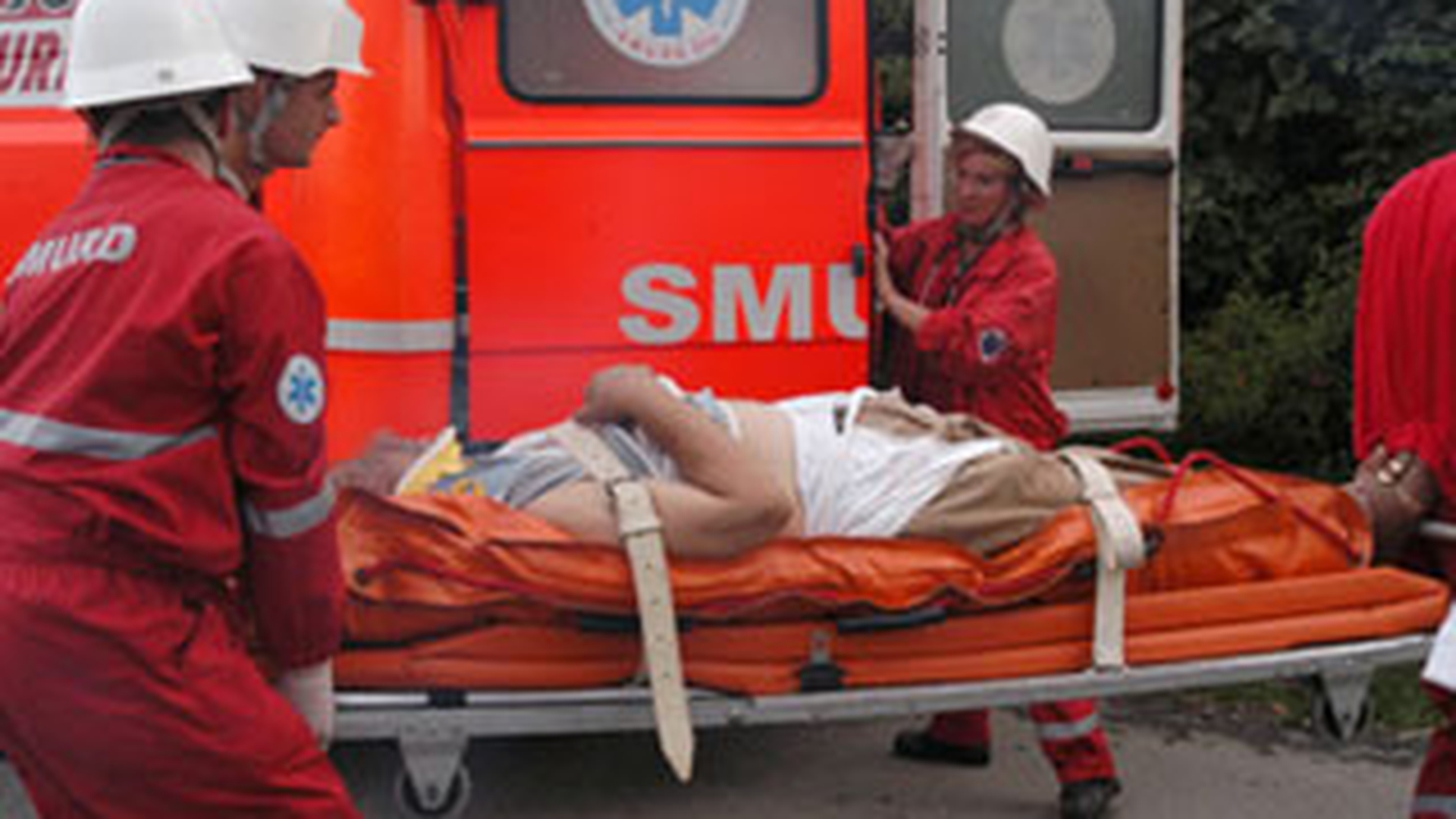 Un tanar de 19 ani a bagat in spital doua persoane, dupa ce s-a suit beat la volan!
