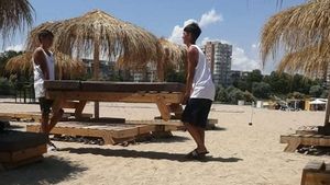 De necrezut! Câți lei costă să închiriezi un șezlong pe plajă, în Mamaia