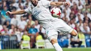 Zizou îşi pune mari speranţe în Benzema!