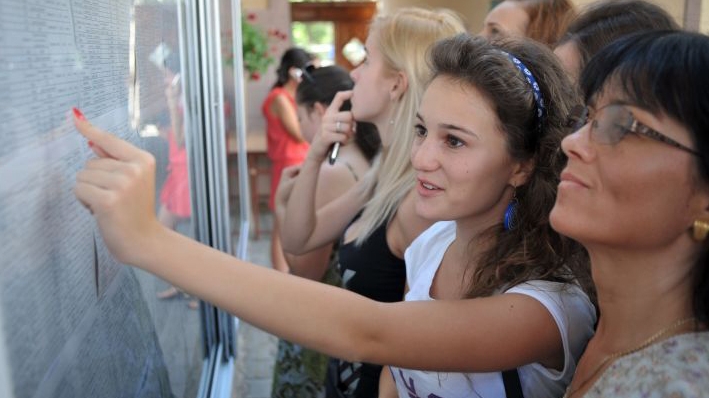 Au fost publicate rezultatele la examenul de Bacalaureat. Unde poţi afla ce note ai luat
