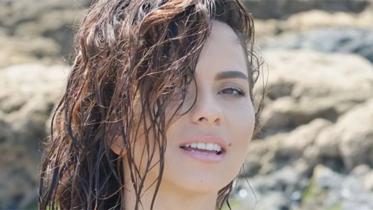 Inna s-a bucurat mai ceva ca un copil! Aflata in Ibiza, artista a avut o reactie inedita atunci cand a intrat in apa marii