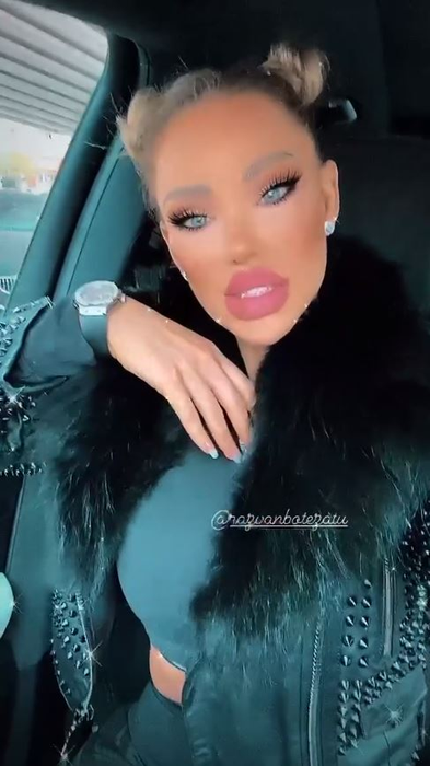 Bianca Drăgușanu, “la vânătoarea” bradului perfect de Crăciun: “Este în mare trend să ai brazi artificiali”. Ce culoare își dorește fiica ei să aibă pomul | FOTO