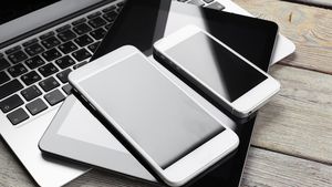 (P) Smartphone-urile: Tehnologia indispensabilă în viața de zi cu zi