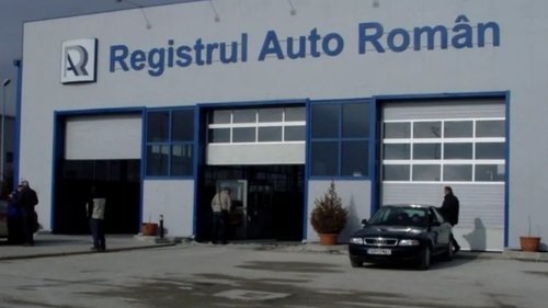 Mașina care i-a înnebunit pe cei de la RAR. I-au făcut poze după ce s-au minunat. „Nu știm dacă are kilometri reali”
