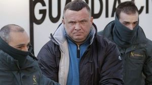 Cel mai periculos infractor roman a comandat din tara sarmale si cozonaci! Ioan Clamparu vrea sa petreaca un Craciun traditional