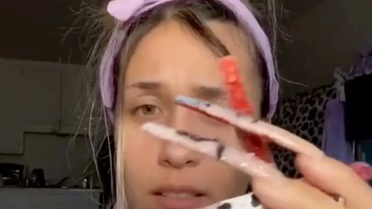 „Fantoma” care a speriat internetul într-un clip devenit viral pe TikTok. Ce au văzut oamenii în spatele unei tinere