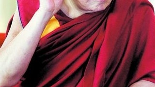 Agentii chinezi i-au pus gand rau liderului spiritual tibetan. Femei cu otrava pentru Dalai Lama