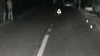 VIDEO Un batran a fost ucis de trei baieti care se plimbau cu scuterul!