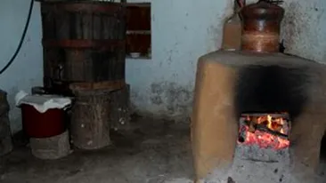 Un batran a murit intr-un incendiu din cauza ca a aprins focul intr-un cazan de metal in locuinta