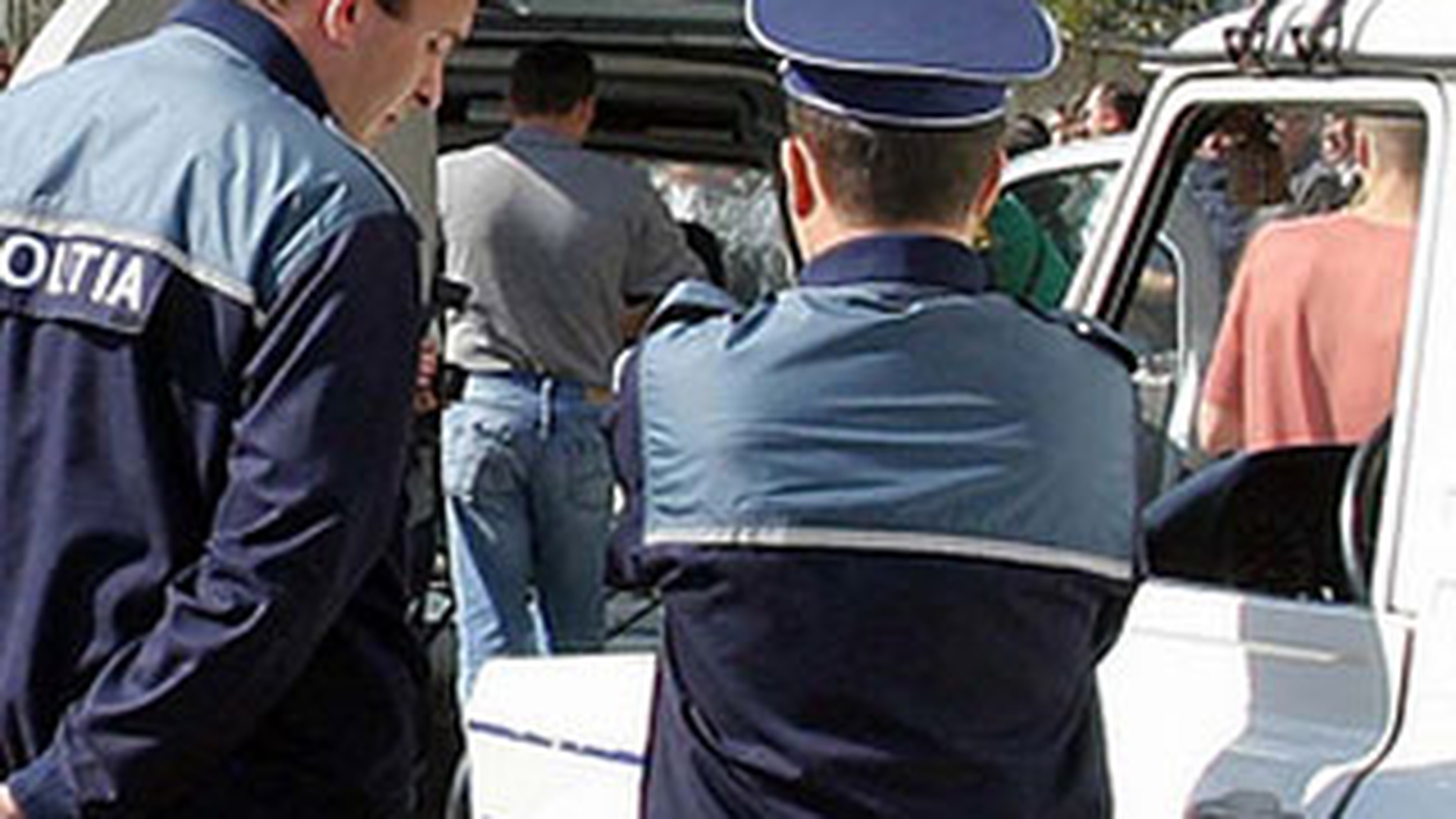 Cei sase politisti retinuti pentru luare de mita din Cluj sunt cercetati in libertate