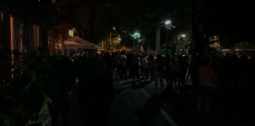 Patronii unor localuri de fițe din nordul Capitalei au încins petreceri cu sute de oameni, deși există riscul de infecție cu noul coronavirus! Aurelian Bădulescu, decizie dură: “Am dispus suspendarea autorizațiilor”
