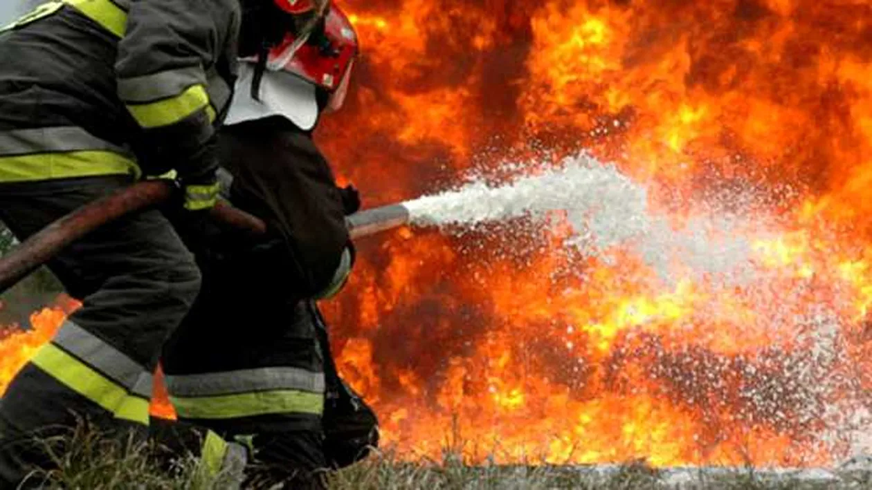 Explozie într-o casă din Gorj: un bărbat a fost rănit