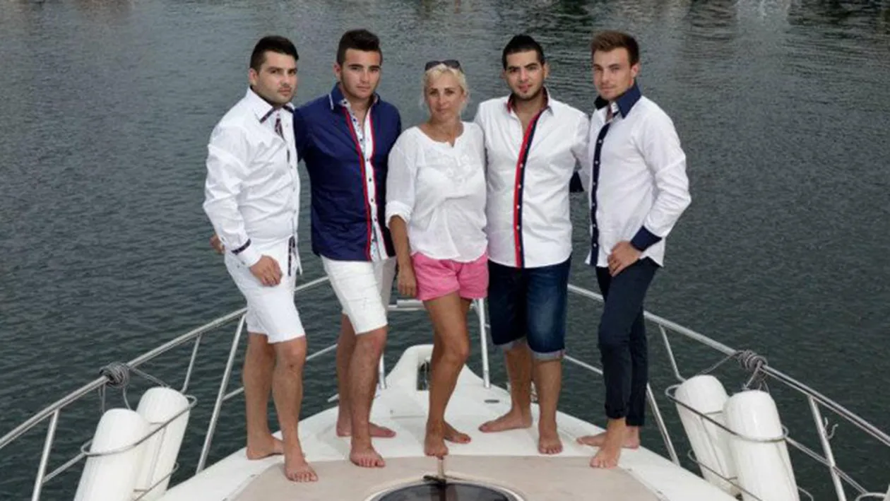 Fiul Consului Siriei si fiul primarului din Valu lui Traian, modele pentru mama lui Radu Mazare. Au pozat la 30 de grade Celsius!