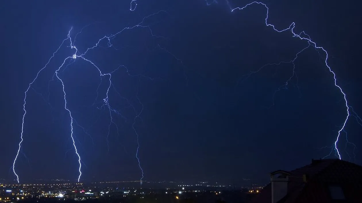 Prognoza meteo 26 iunie: Se întorc ploile! Sunt anunțate furtuni și temperaturi scăzute