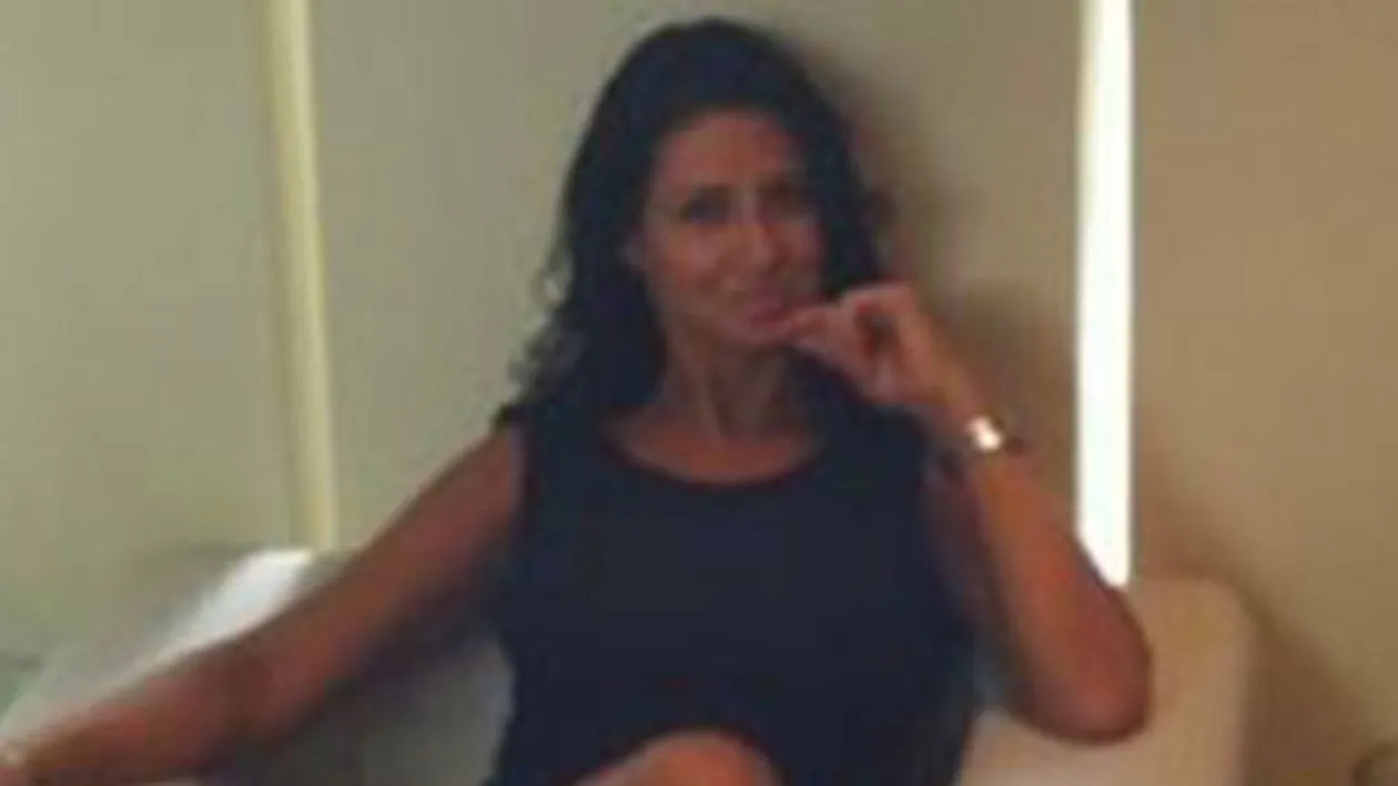 Decolteul mamei Antoniei a facut ravagii si la Hollywood! Doi actori celebri de culoare au intalnit-o intr-un local si....