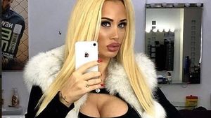 Simona Traşcă e foc şi pară! Blondina a aflat cine i-a furat valiza: "Le bănuiesc pe..."