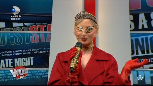 Iulia Albu, apariţie spectaculoasă la emisiune: „Am crezut că e o mumie în platou!”