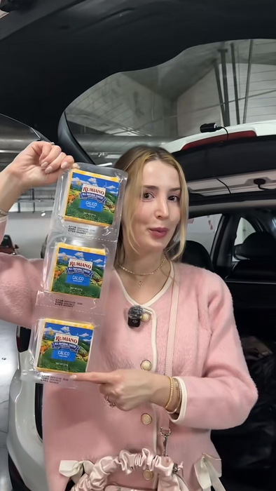 Ce a putut să cumpere o româncă cu 250 de lei într-un supermarket din China. Experimentul a devenit viral