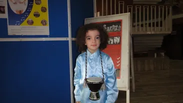 Artisti mici, valori mari! Aris, vedeta corului Meloritm, a stralucit pe scena Palatului Copiilor!