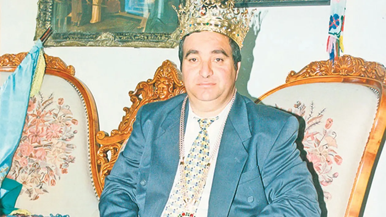 GALERIE FOTO DE EXCEPTIE Scandaluri, nunti, incoronari regesti. Vezi aici cele mai importante momente din viata regelui Cioaba!