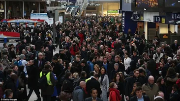 Londra a fost paralizată de o grevă de proporţii! Milioane de călători au fost afectaţi după ce nu au mai putut circula cu metroul