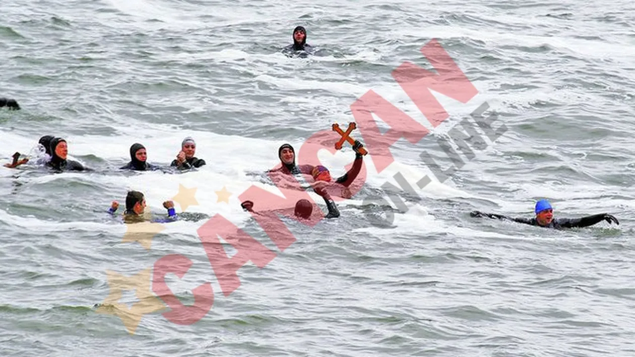 S-au aruncat in apa inghetata dupa crucea de Boboteaza