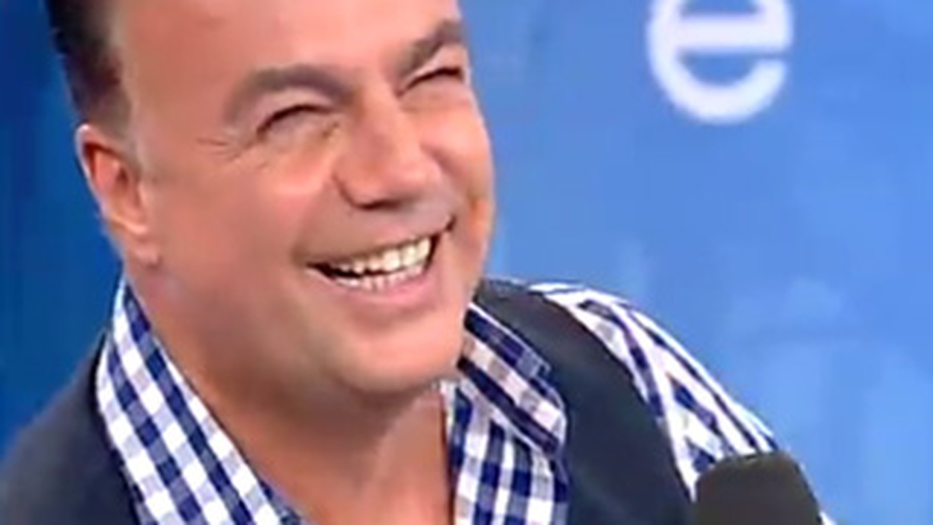Mircea Badea il ia la misto grav de tot pe Adrian Enache! Ii face praf camasa: "Au sunat de la Cocosatu' ca-si vor fata de masa inapoi!" - Razi sigur la gluma cu orientarea sexuala a lui Botezatu