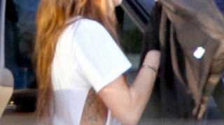 Miley Cyrus si-a facut un nou tatuaj!