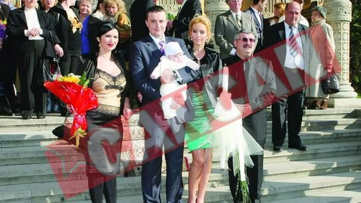 Basescu a dansat-o pe prima doamna la botezul lui Maximus