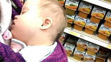 Ce a pățit o mămică din Iași, în timp ce își alăpta bebelușul într-un supermarket: O clientă s-a apropiat de ea și...
