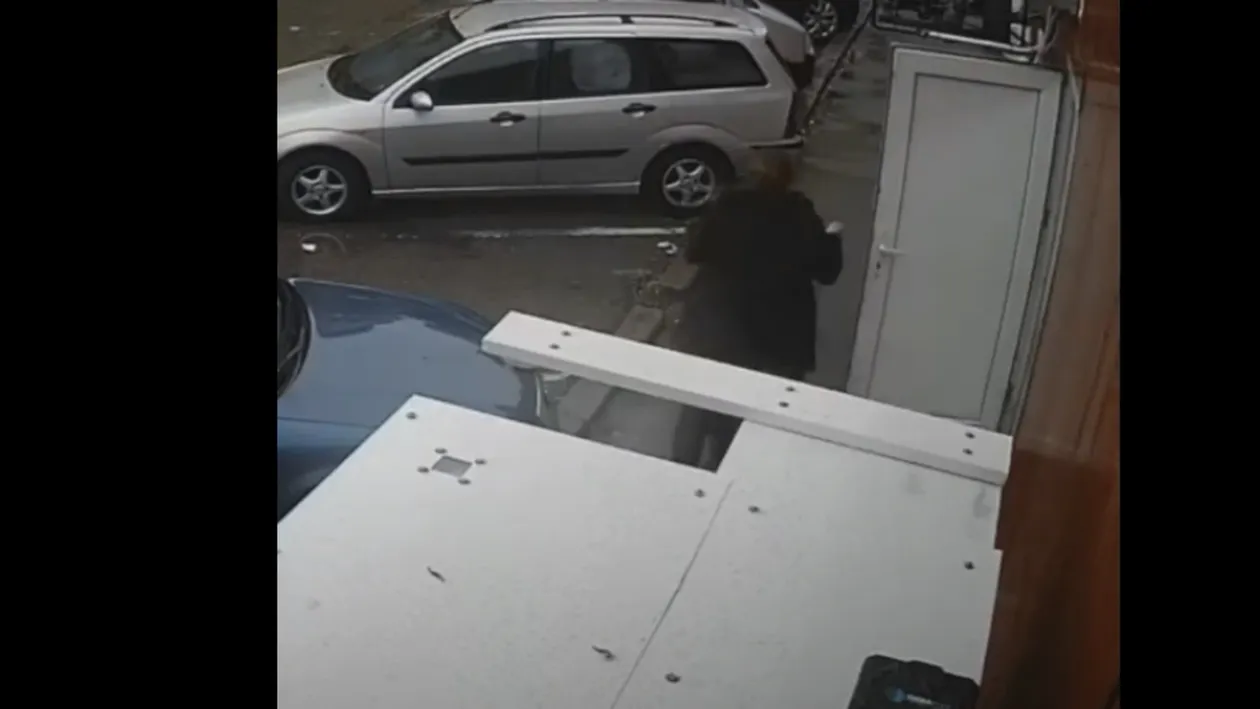 Furtul a devenit o obișnuință! A dat spargerea la o croitorie pentru a sustrage un fier de călcat