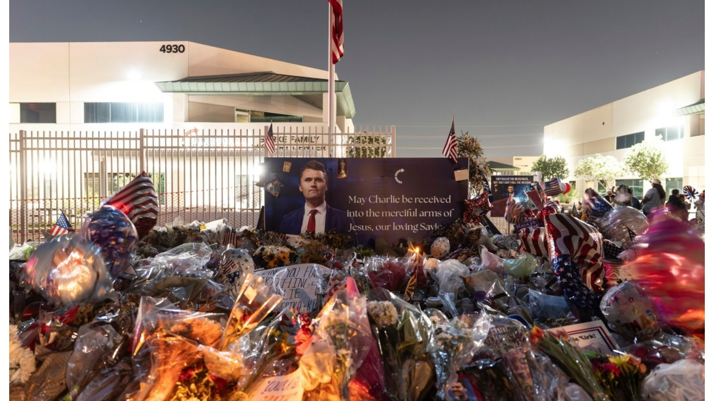 Azi va fi înmormântat Charlie Kirk. Cum își ia Donald Trump adio de la omul care l-a ajutat în campania electorală