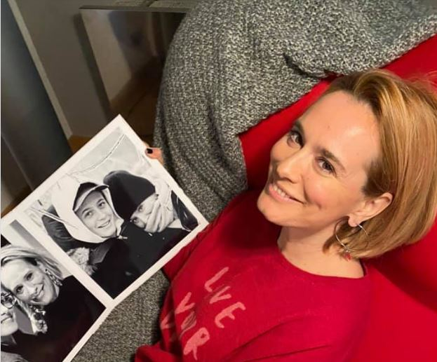 Andreea Esca, emblema PRO TV, nu copiază modelul celorlalte vedete din televiziune! Fără filtre, cu ridurile…