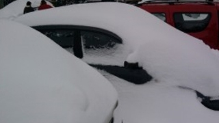 Doi turisti, salvati de jandarmi dupa ce au ramas blocati cu masina in zapada